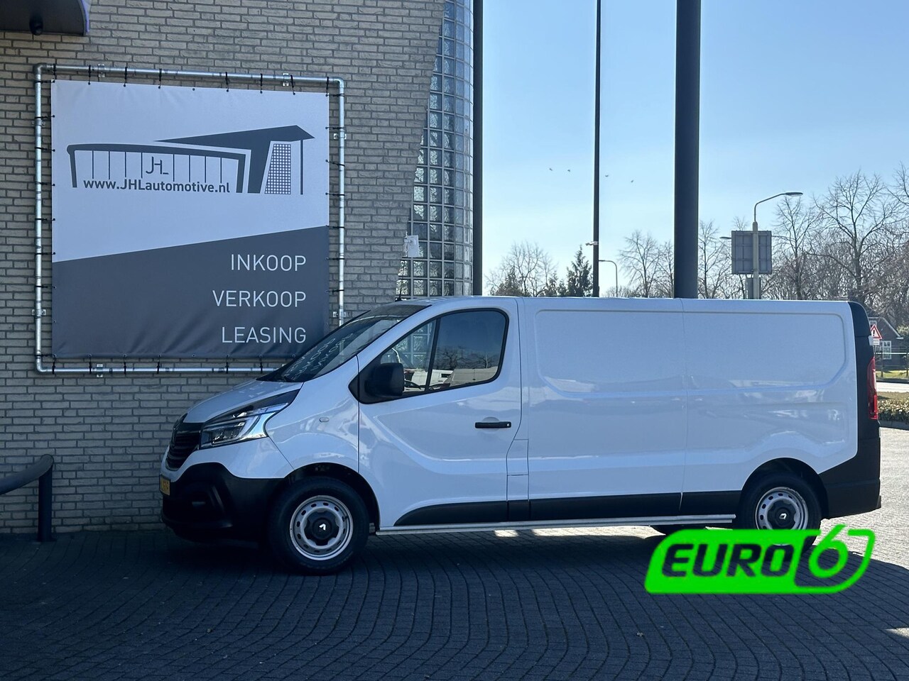Renault Trafic - 1.6 dCi 95 T29 L2H1*A/C*HAAK*CRUISE*NAVI*TEL*3PER* - AutoWereld.nl