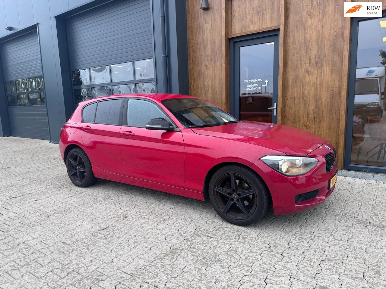 BMW 1-serie - 114i EDE pdc trekhaak sportieve hatchbak !! - AutoWereld.nl