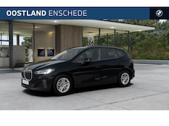 BMW 2-serie Active Tourer - 220i Automaat / Achteruitrijcamera / Stoelverwarming / PDC