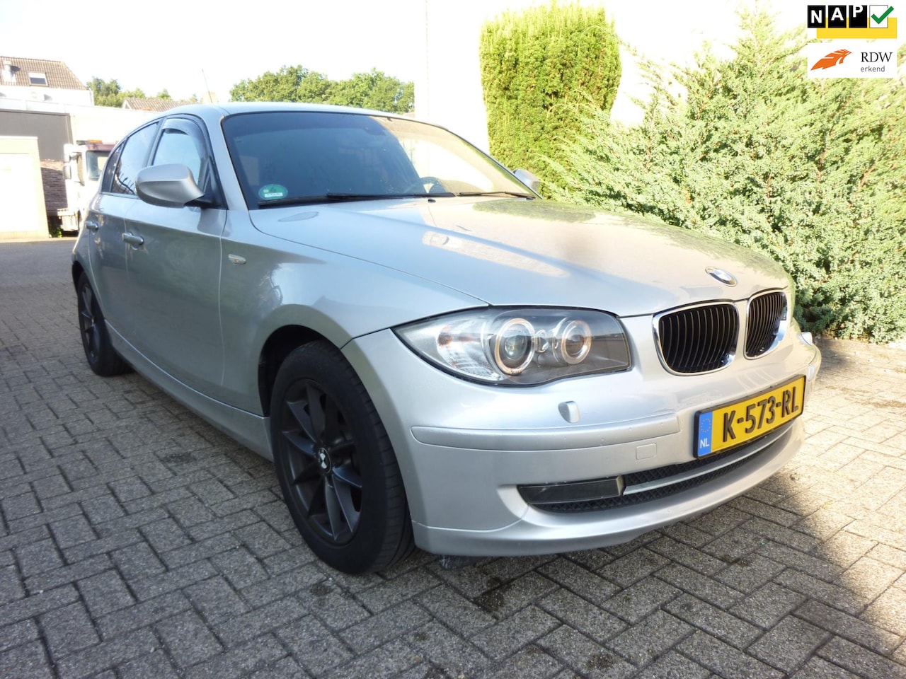 BMW 1-serie - 118i High Executive AUTOMAAT - AutoWereld.nl