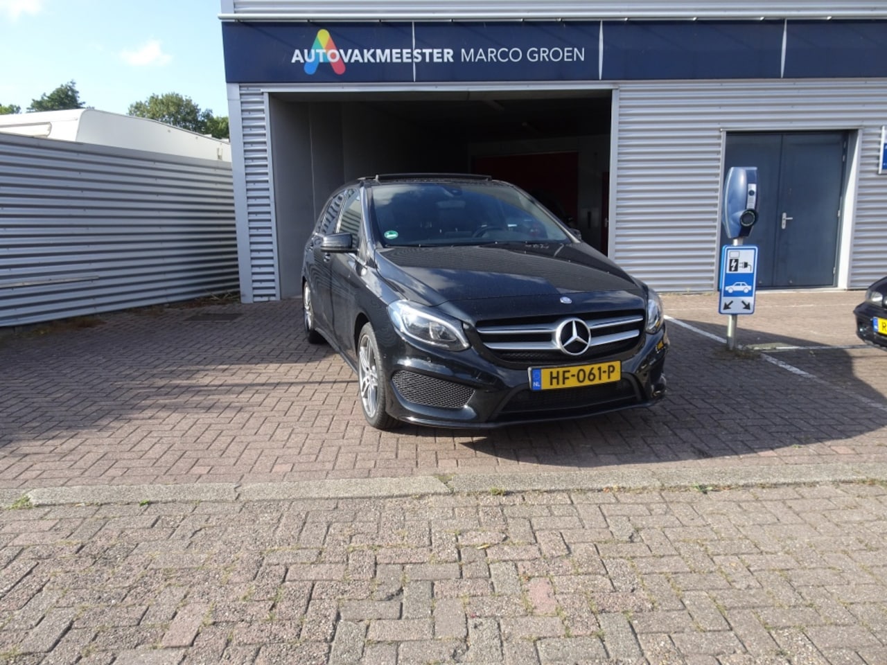 Mercedes-Benz B-klasse - trekhaak, Panorama dak 180 Ambition - AutoWereld.nl