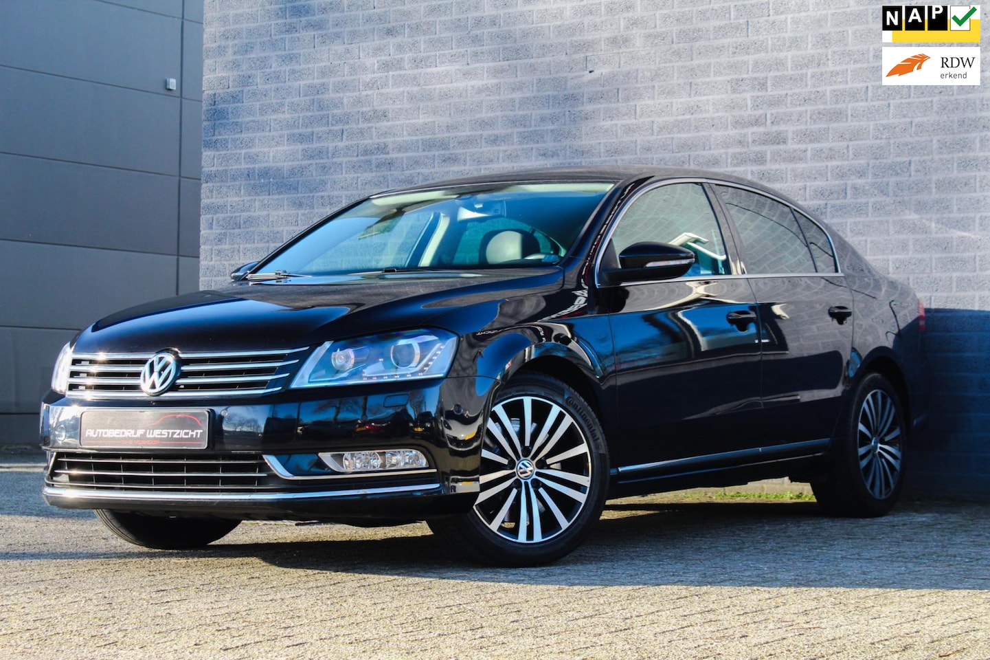 Volkswagen Passat - 3.6 V6 FSI 4Motion R-line 3.6 V6 FSI 4Motion R-line 300pk, Leder R36 - AutoWereld.nl