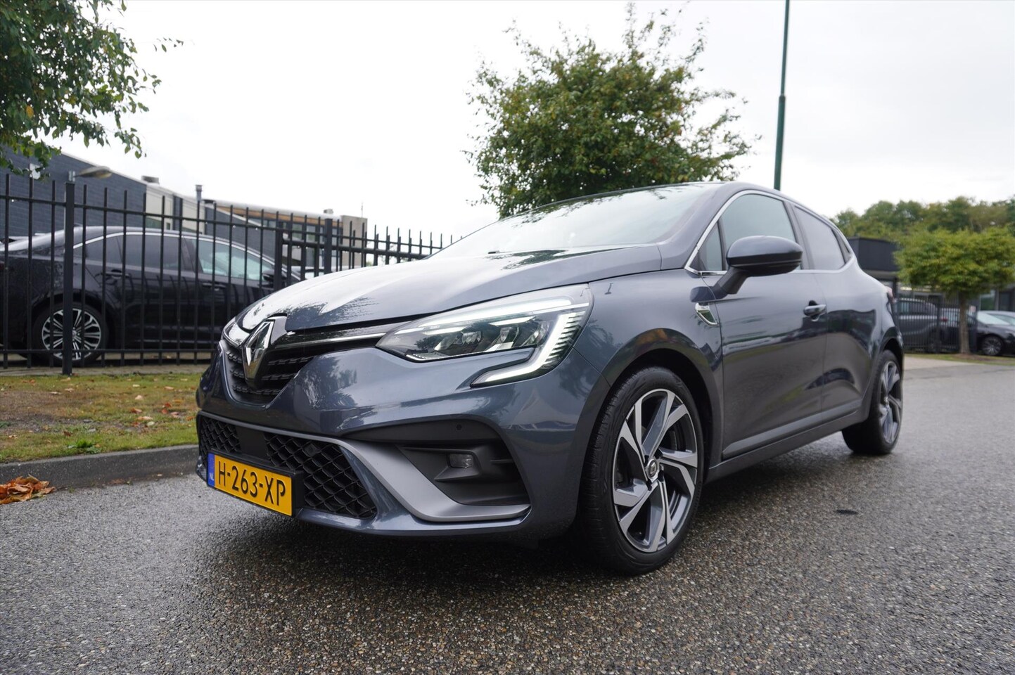 Renault Clio - 1.0 TCe 100pk R.S. Line Clima Multi Media groot scherm Xenon Bose Sound - AutoWereld.nl