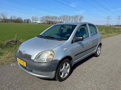 Toyota Yaris - 1.3-16V VVT-i Luna