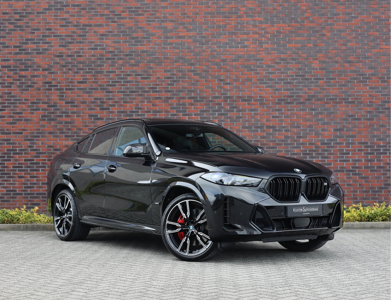 BMW X6 - M60i xDrive | SkyLounge - M onderstel - Trekhaak - Vol! - AutoWereld.nl