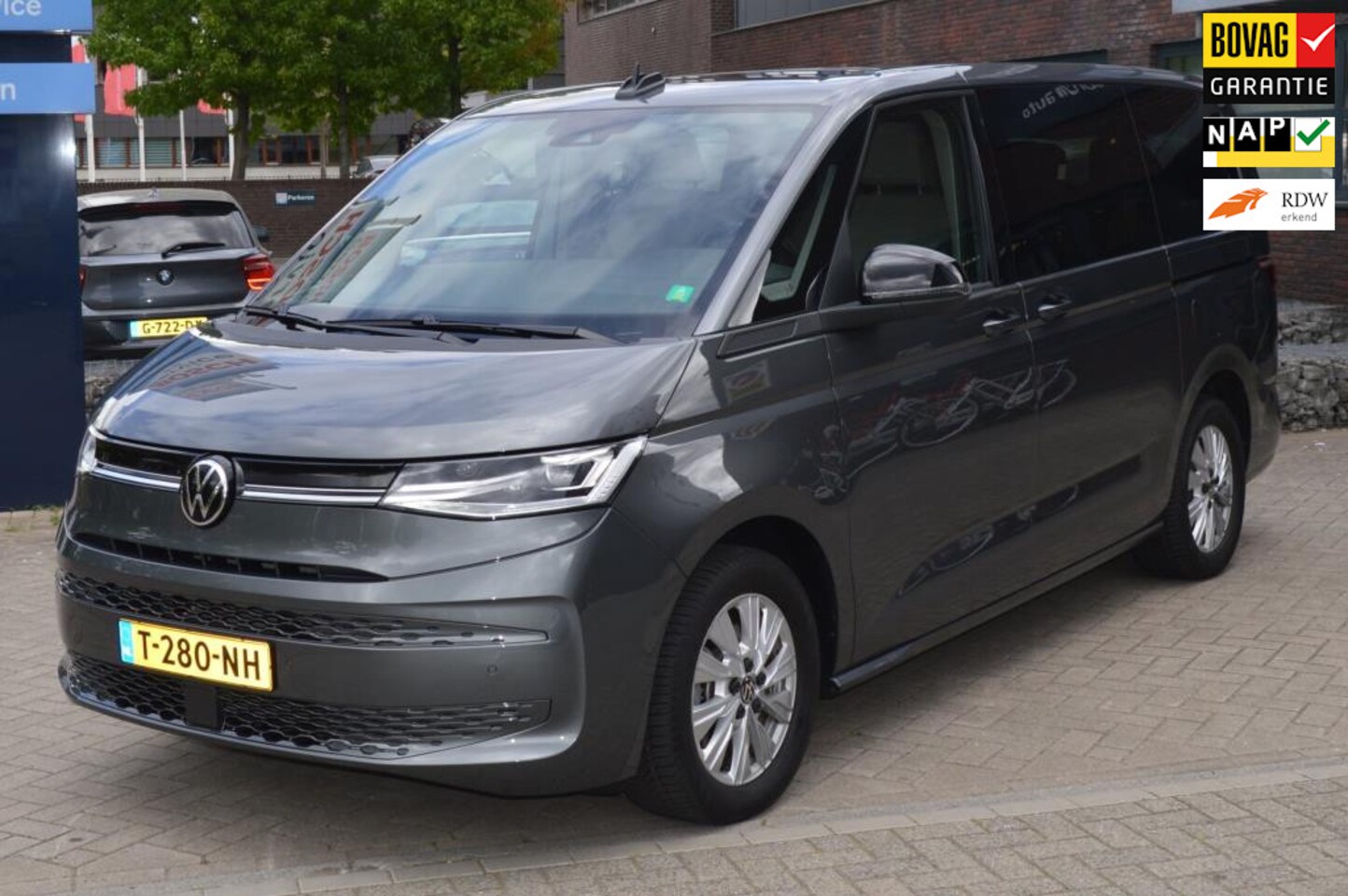 Volkswagen Multivan - 1.4 eHybrid L2H1 Style 1.4 eHybrid L2H1 Style - AutoWereld.nl