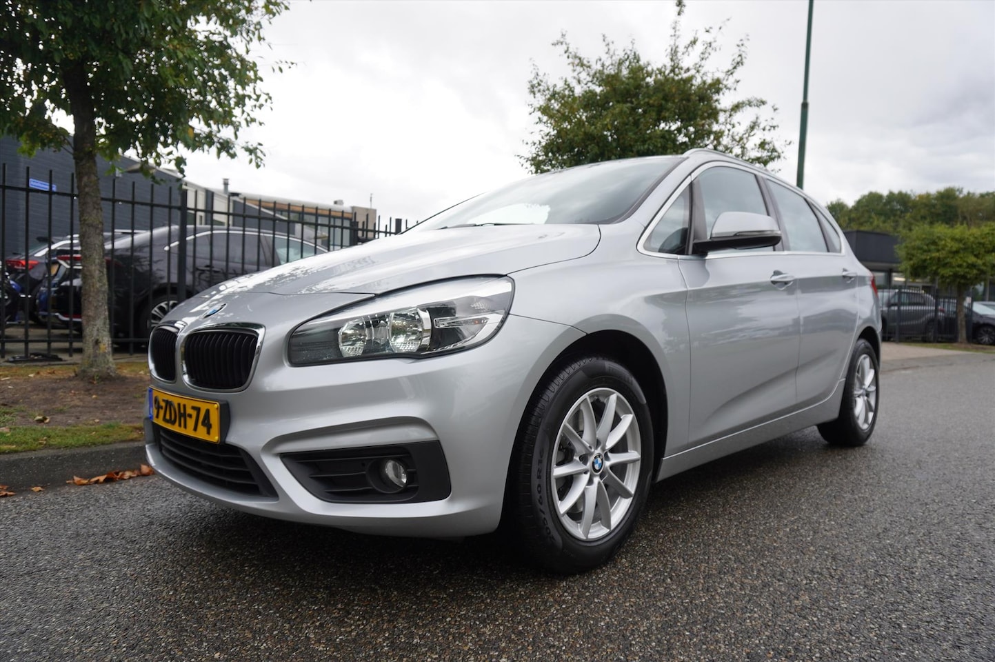 BMW 2-serie Active Tourer - (f45) 218i 136pk Executive Buss Clima Navi Thaak Mooi en Goed - AutoWereld.nl