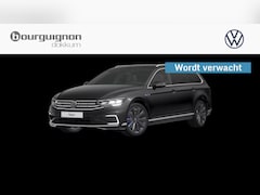 Volkswagen Passat Variant - 1.4 TSI PHEV GTE Business | Trekhaak | ACC | Stoelverwarming |