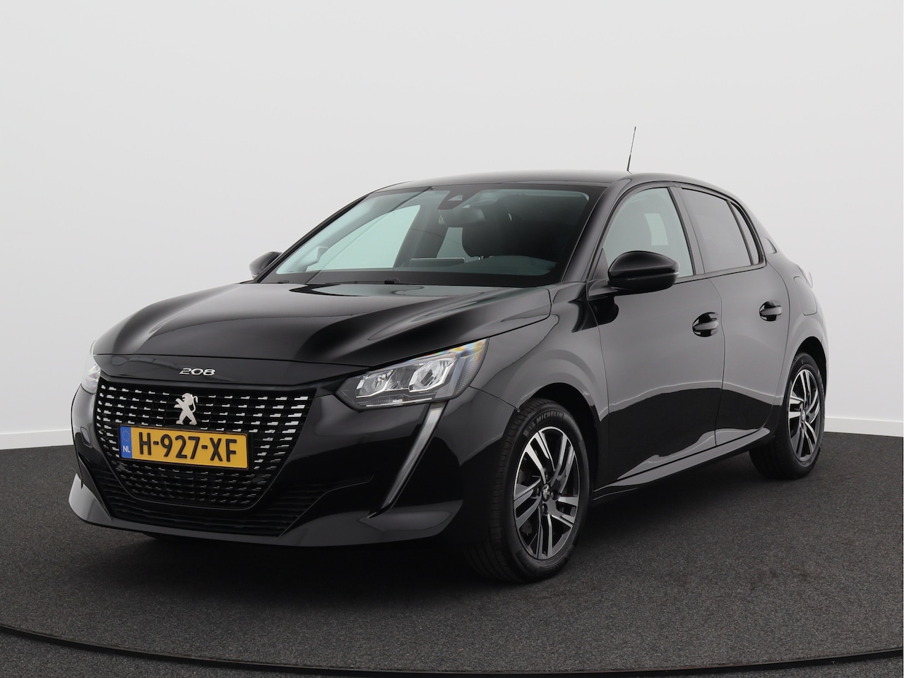 Peugeot 208 - 1.2 PureTech Blue Lease Allure/ lage km/ compleet! - AutoWereld.nl