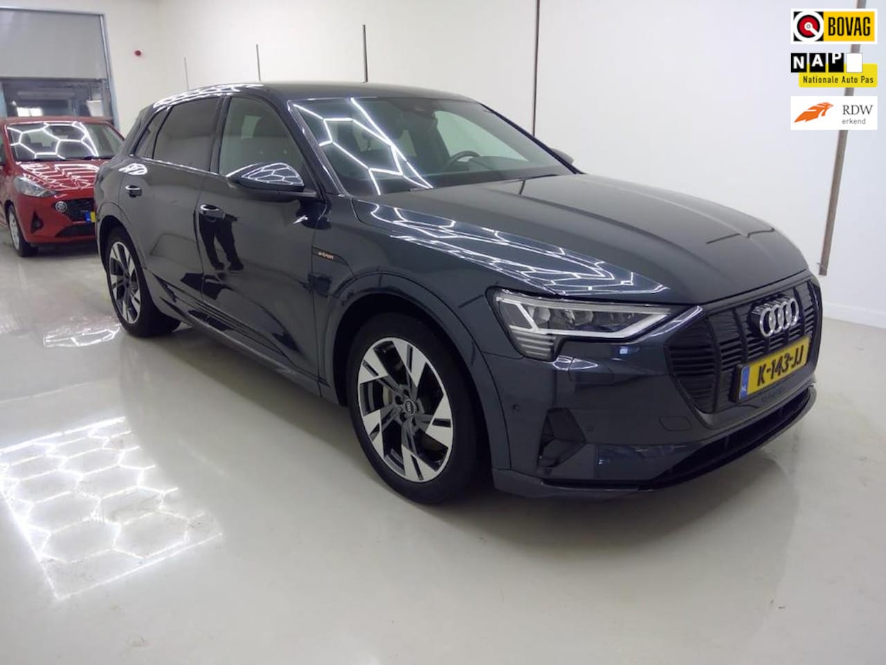 Audi e-tron - 50 quattro Business edition 71 kWh+Led+Navigatie+stoel-verw+20"lmv Actieradius 336KM + 90% - AutoWereld.nl