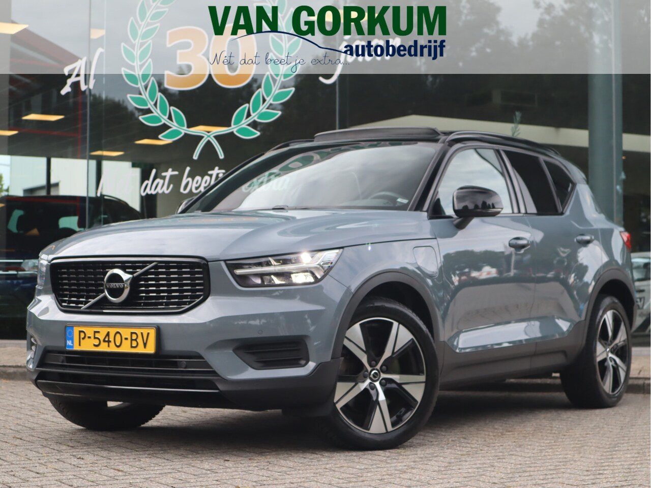 Volvo XC40 - 1.5 T4 Recharge R-Design / NL Auto / Panodak / - AutoWereld.nl