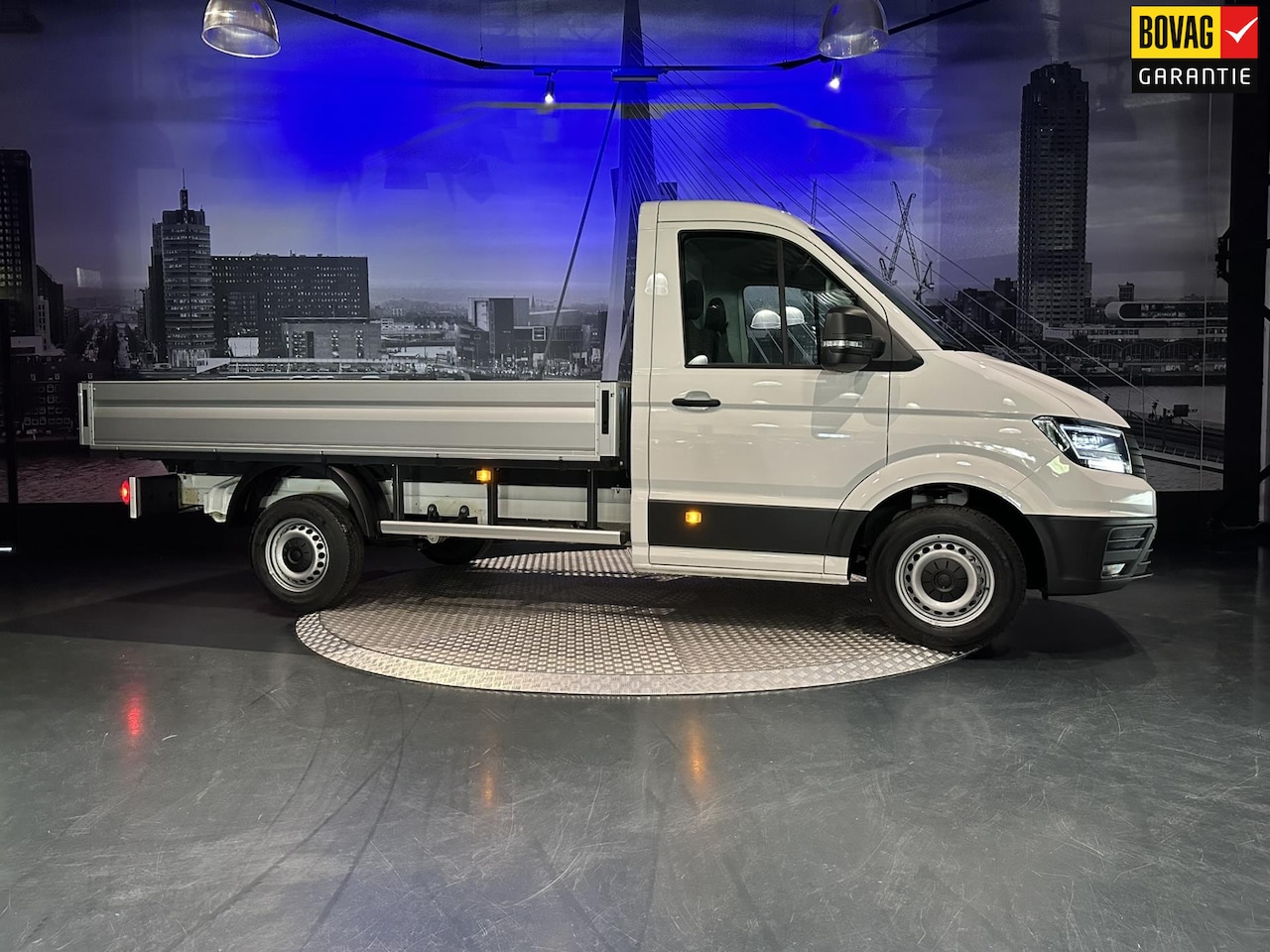 Volkswagen Crafter - 35 2.0 TDI L3 Highline *Led*Navi*Appconnect* - AutoWereld.nl