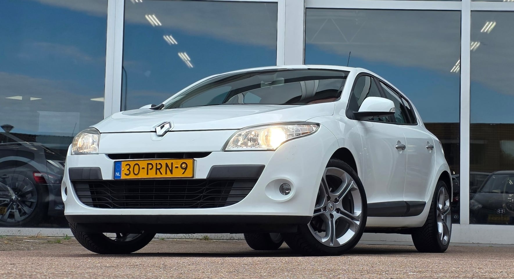 Renault Mégane - 1.4 TCE Celsium 100% Dealer onderhouden 18"LM Navi Trekhaak - AutoWereld.nl