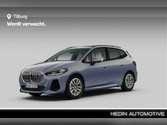 BMW 2-serie Active Tourer - 220i | Achteruitrijcamera | Driving Assistant | Glazen Panoramadak | PDC Voor/Achter | DAB