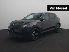 Alfa Romeo Junior - 1.2 Turbo Hybrid Ibrida Speciale | Techno Pack | Verwarmbare voorruit | Camera | Parkeerse