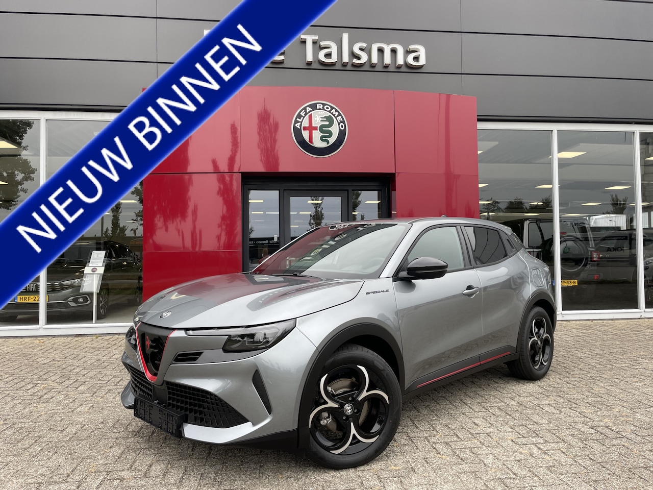 Alfa Romeo Junior - 1.2 Turbo Ibrida Speciale | Stoelverwarming | Massage functie bestuurders stoel | Camera O - AutoWereld.nl