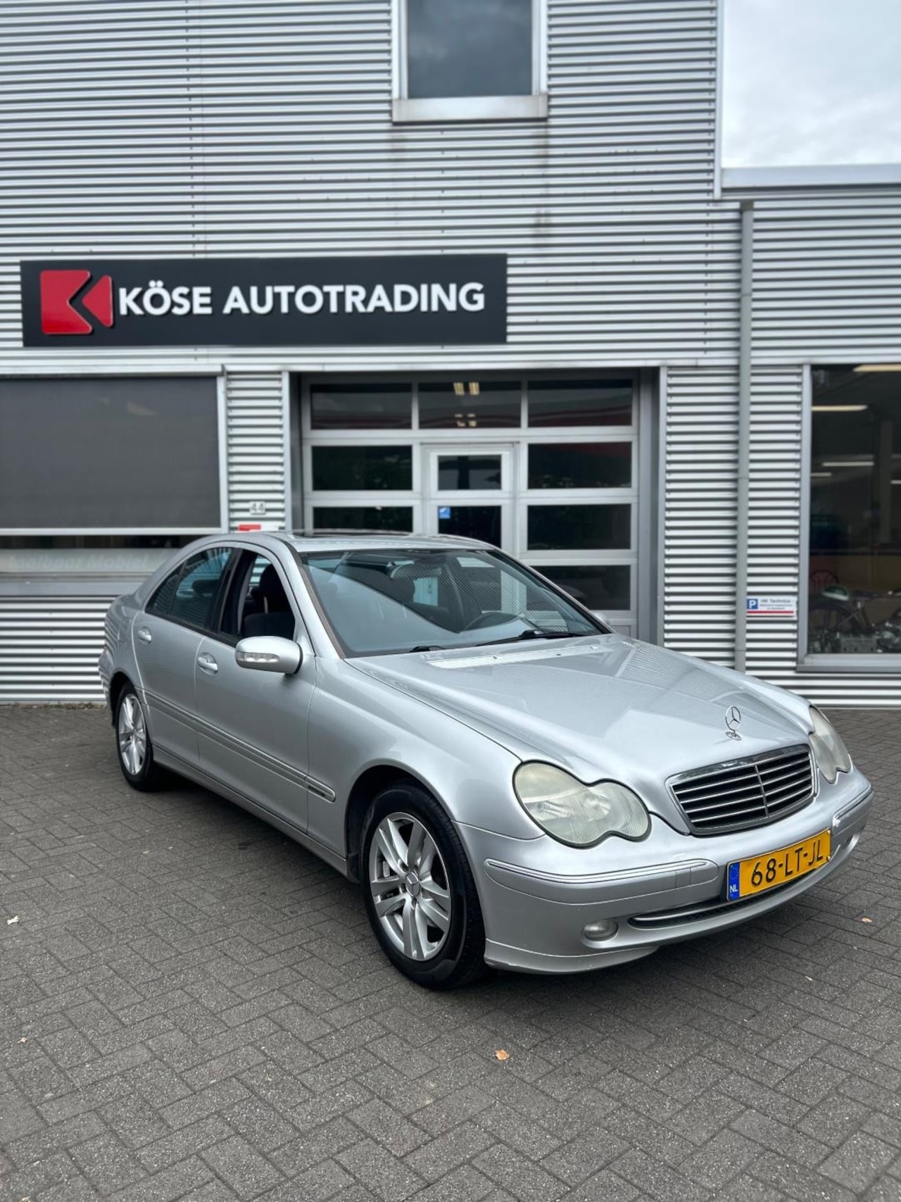 Mercedes-Benz C-klasse - 180 K. AUTOMAAT SCHUIFDAK NW APK - AutoWereld.nl