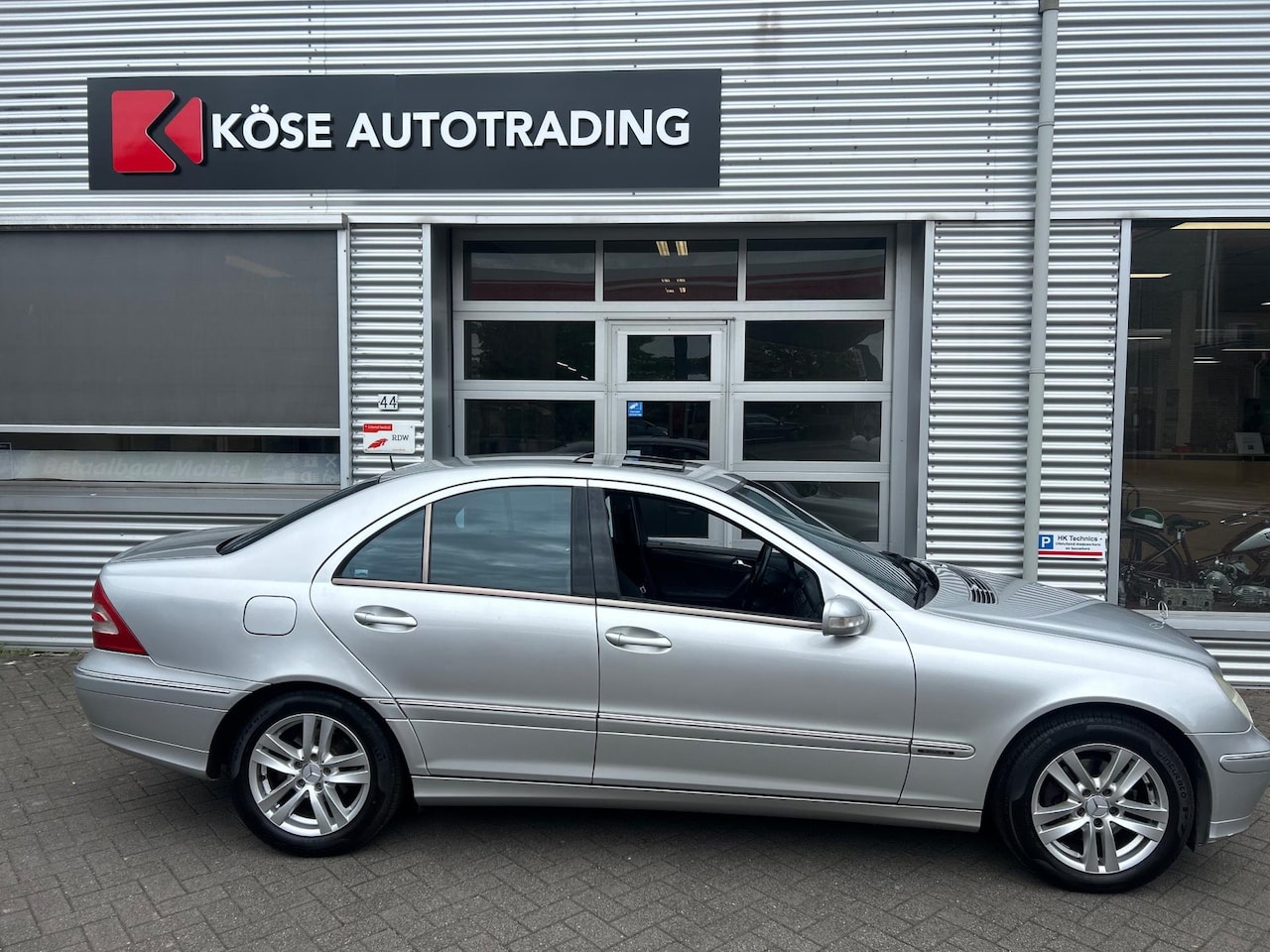 Mercedes-Benz C-klasse - 180 K. AUTOMAAT SCHUIFDAK NW APK - AutoWereld.nl