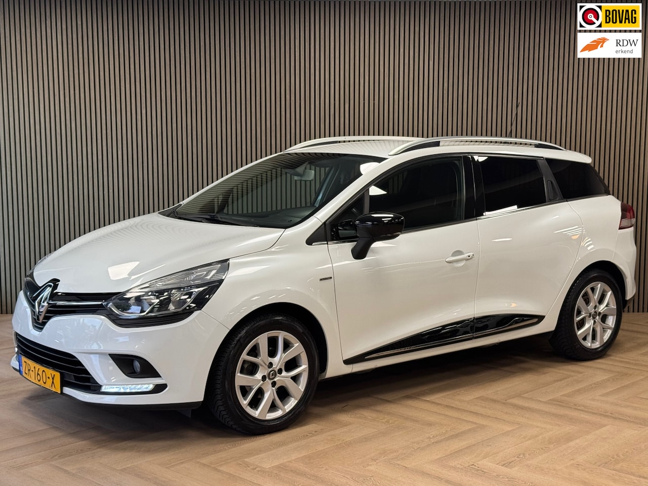 Renault Clio Estate - 0.9 TCe Limited AIRCO CRUISE NAVIGATIE BLUETOOTH PDC - AutoWereld.nl