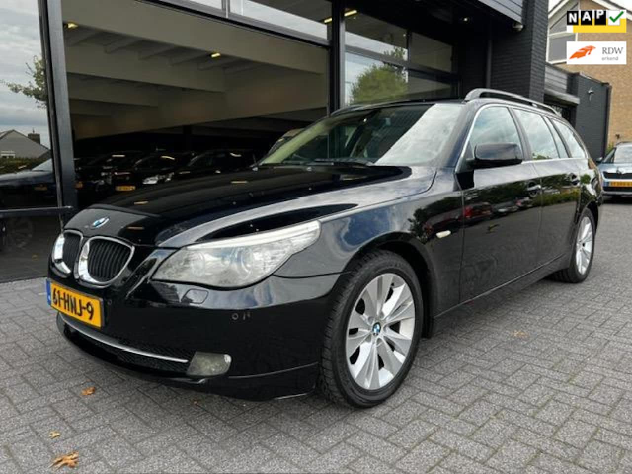 BMW 5-serie Touring - BMW 5-serie Touring 520i Business Line LEDER/ NIEUWE APK/ AIRCO/NAP - AutoWereld.nl