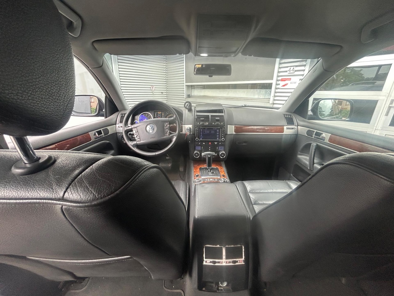 Volkswagen Touareg - 3.2 V6 AUTOMAAT KLEPSYSTEEM - AutoWereld.nl