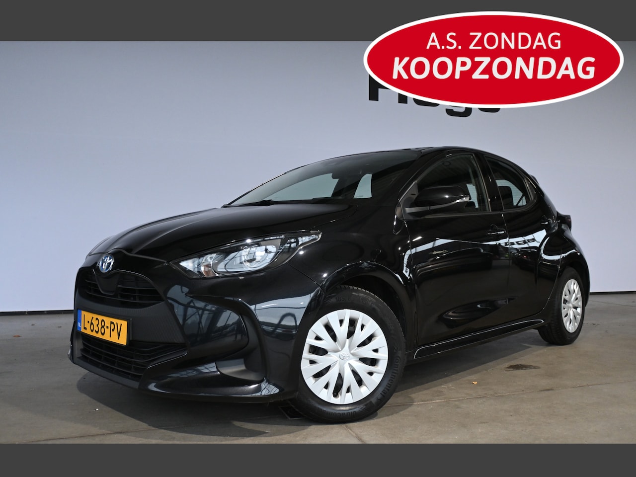 Toyota Yaris - 1.5 Hybrid Active Automaat Carplay Camera Dealer Onderhouden! Inruil Mogelijk! - AutoWereld.nl
