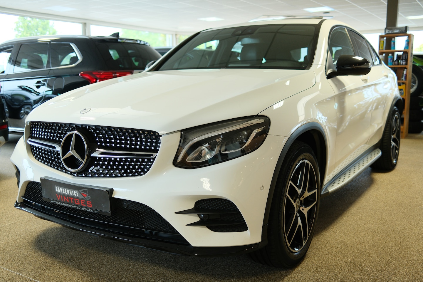 Mercedes-Benz GLC-klasse Coupé - 250 4MATIC Premium Plus AMG-line/Wegklapbare trekhaak/Night-pakket - AutoWereld.nl