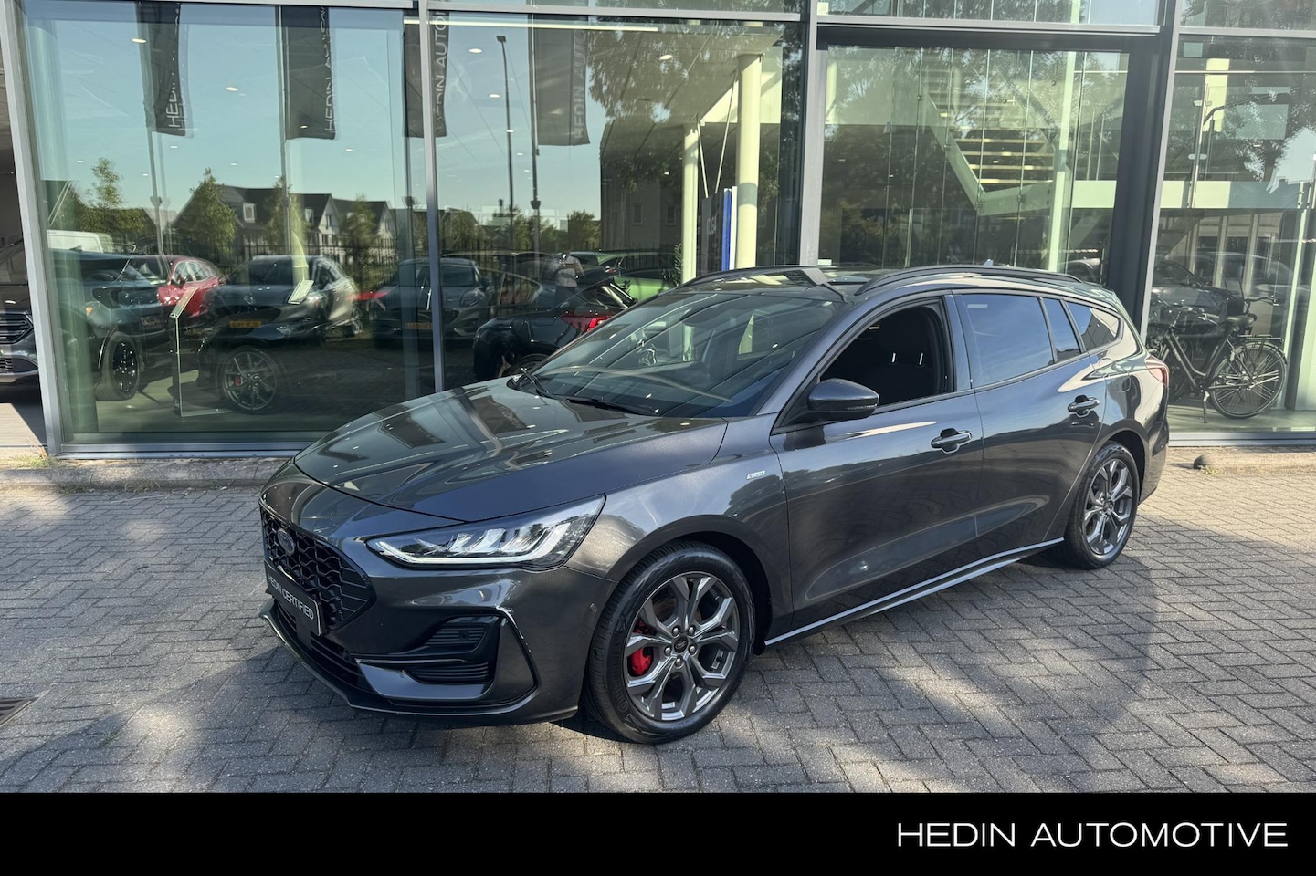 Ford Focus Wagon - 1.0 EcoBoost Hybrid 125pk | Winter pack| Parking pack | Achteruitrijcamera - AutoWereld.nl
