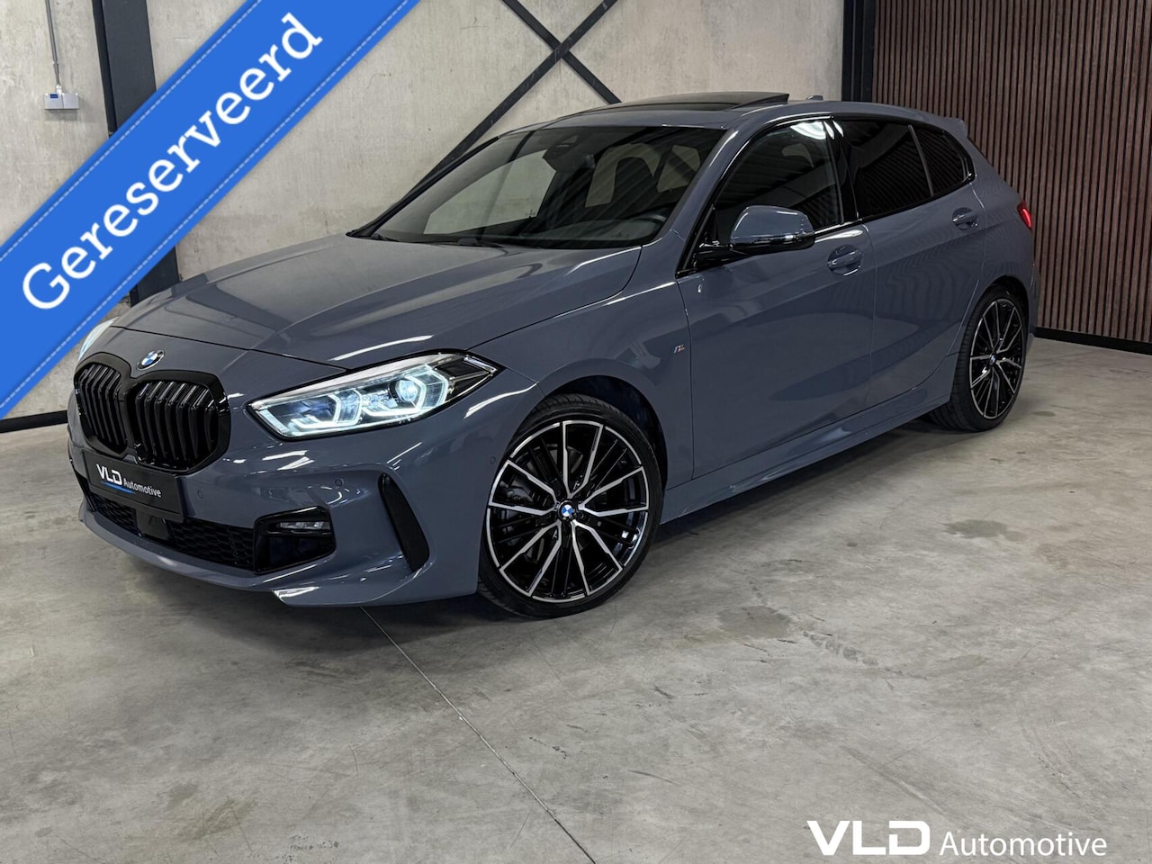 BMW 1-serie - 120i Executive M-sport Pano LED Sfeer Cam Kuipst - AutoWereld.nl