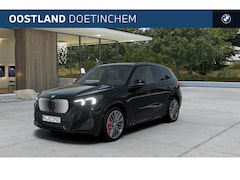 BMW iX1 - eDrive20 M Sport / Panoramadak / Trekhaak / Sportstoelen / Achteruitrijcamera / M Adaptief