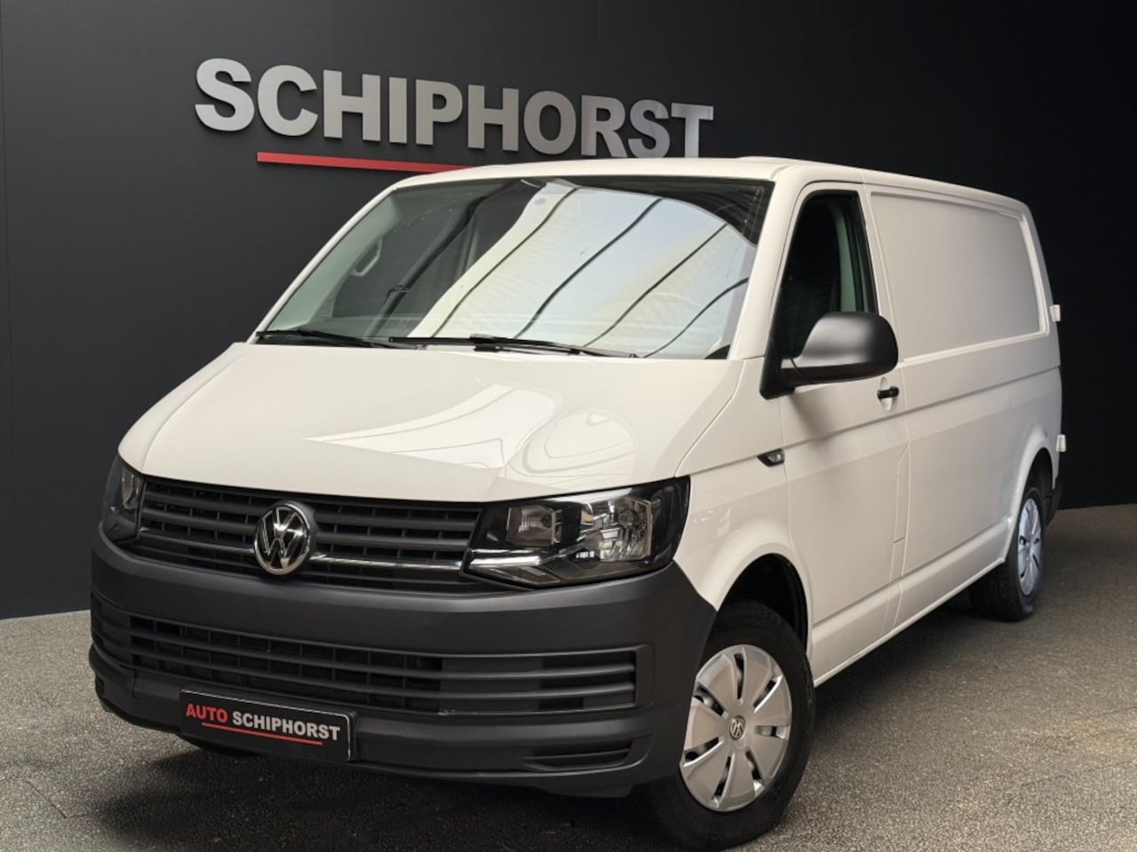 Volkswagen Transporter - T6 150pk L2H1 Deurtjes ,Airco  trekhaak bpm vrij - AutoWereld.nl