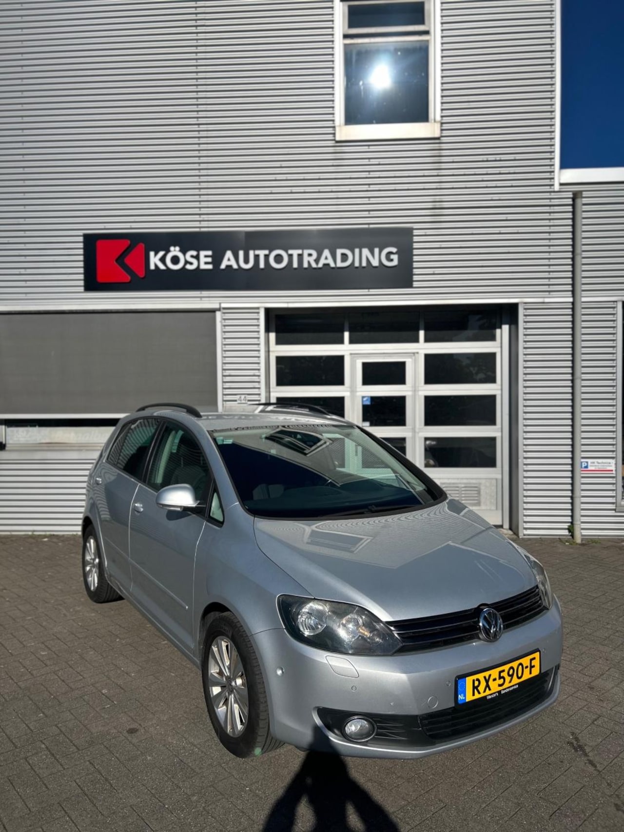 Volkswagen Golf Plus - 1.6 TDI Highline DSG AUTOMAAT LAGE KM - AutoWereld.nl