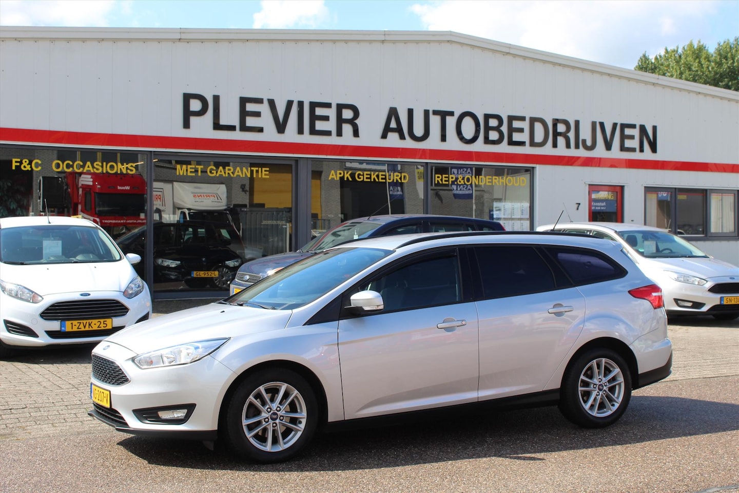 Ford Focus Wagon - 1.0 EcoBoost 125pk Econetic Lease Titanium - AutoWereld.nl
