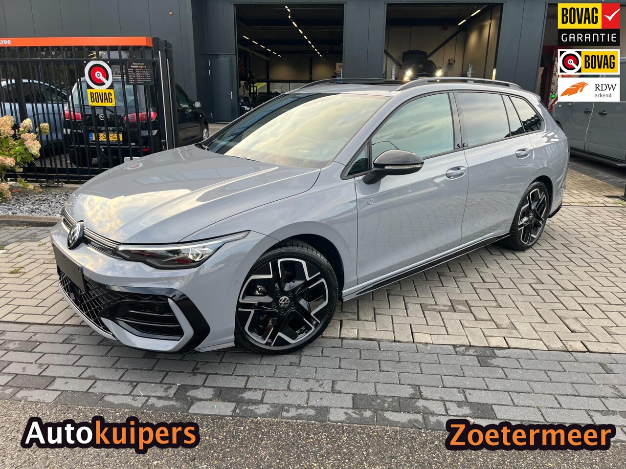 Volkswagen Golf Variant - 1.5 eTSI R-line Edition | Met o.a. elektrisch inklapbare trekhaak, panoramadak en elektris - AutoWereld.nl