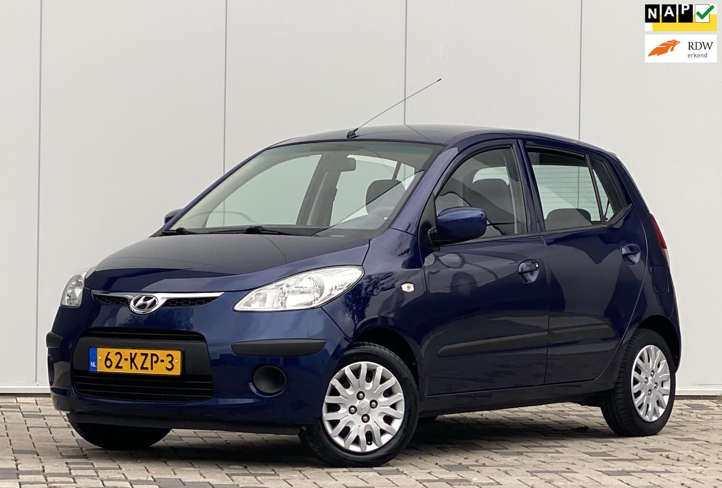 Hyundai i10 - 1.1 Dynamic Cool AUTOMAAT 5DEURS AIRCO IN NIEUWSTAAT NIEUWE DISTRIBUTIERIEM - AutoWereld.nl