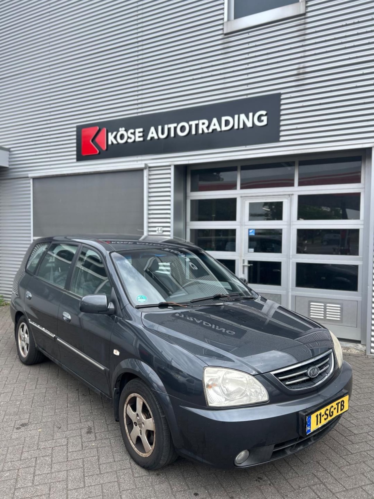 Kia Carens - 2.0 CVVT EX AIRCO RIJDT SCHAKELT SUPER - AutoWereld.nl