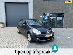 Renault Clio - 1.6-16V Privilège - Automaat / Airco / NAP