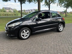 Peugeot 207 - 1.4-16V X-line