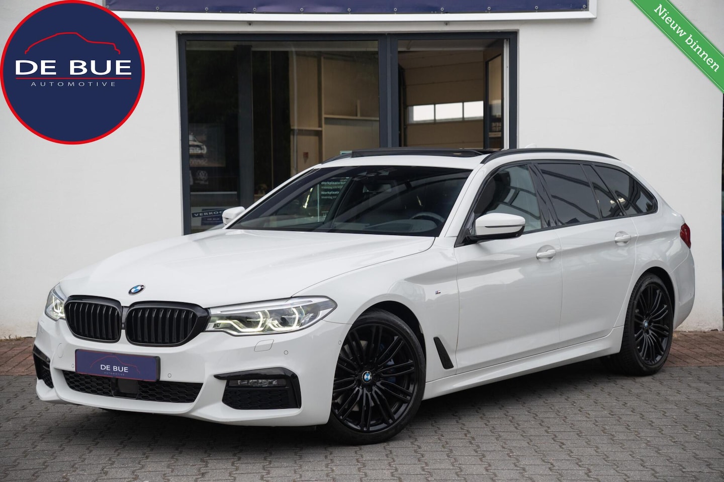 BMW 5-serie Touring - 530i xDrive|M-Sport|1ste Eig|Trekhaak|Harman & Kardon|Head UP|Panoramadak|LED|Volledig uit - AutoWereld.nl