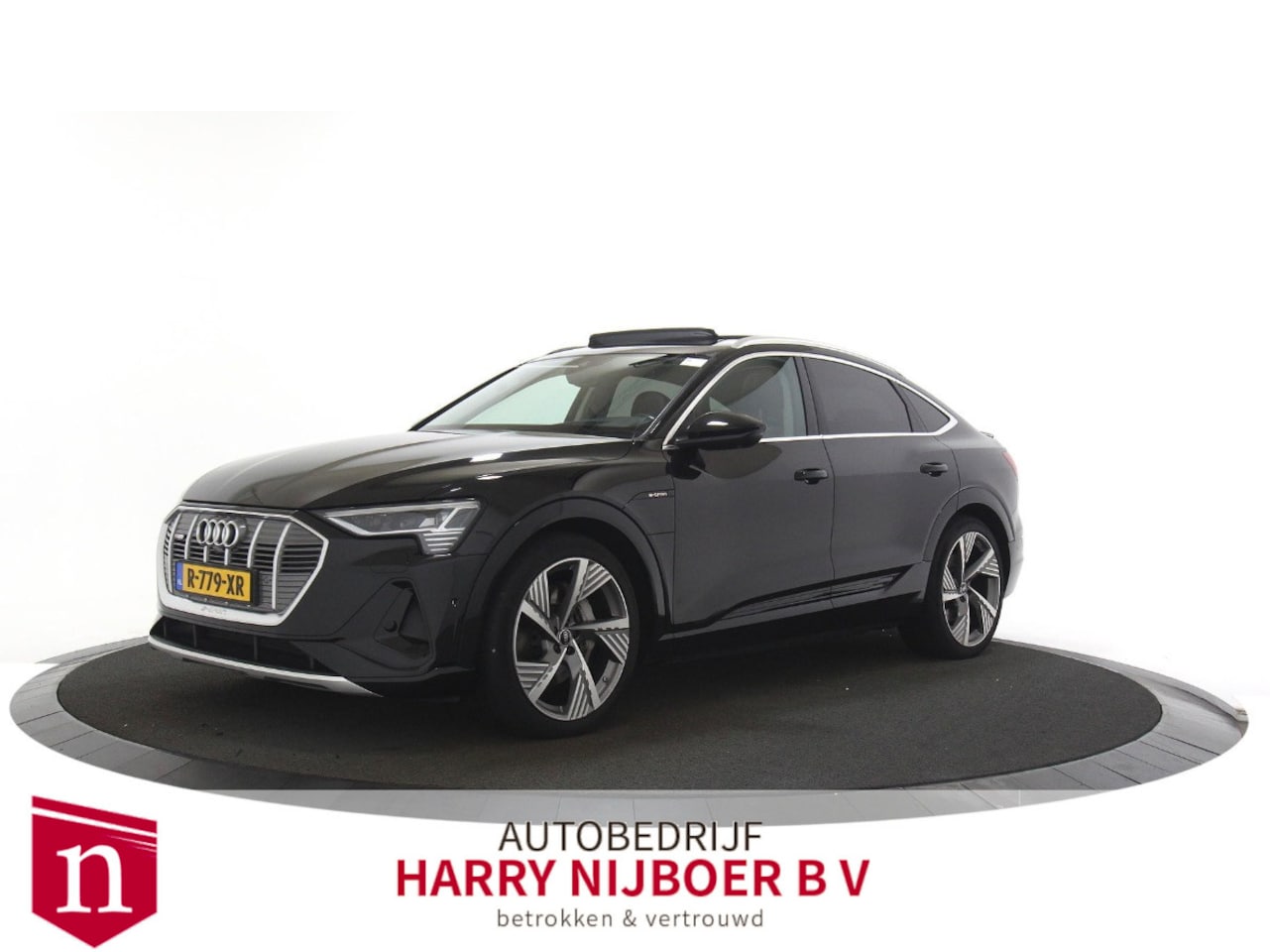 Audi e-tron Sportback - 55 quattro edition 95 kWh S-line / Panoramadak / 22" Lm velgen / Trekhaak - AutoWereld.nl