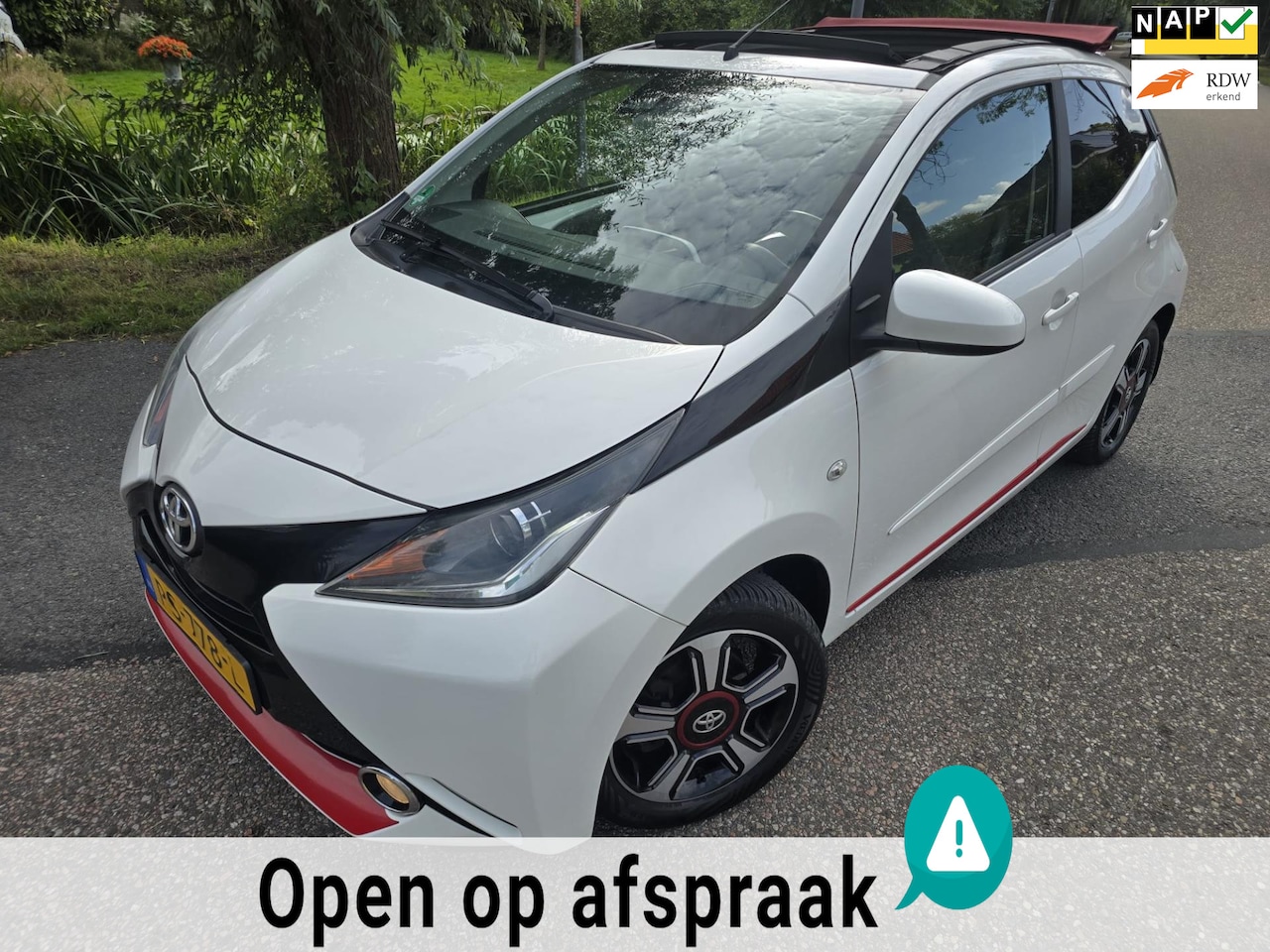 Toyota Aygo - 1.0 VVT-i x-pose/AUTOMAAT/Cabriotop/Navi/Cam/Clima/Trekhaak - AutoWereld.nl