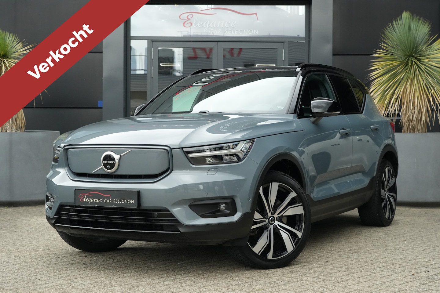 Volvo XC40 - Recharge Twin Pro 408pk Panoramadak/HarmanKardon/360Camera - AutoWereld.nl