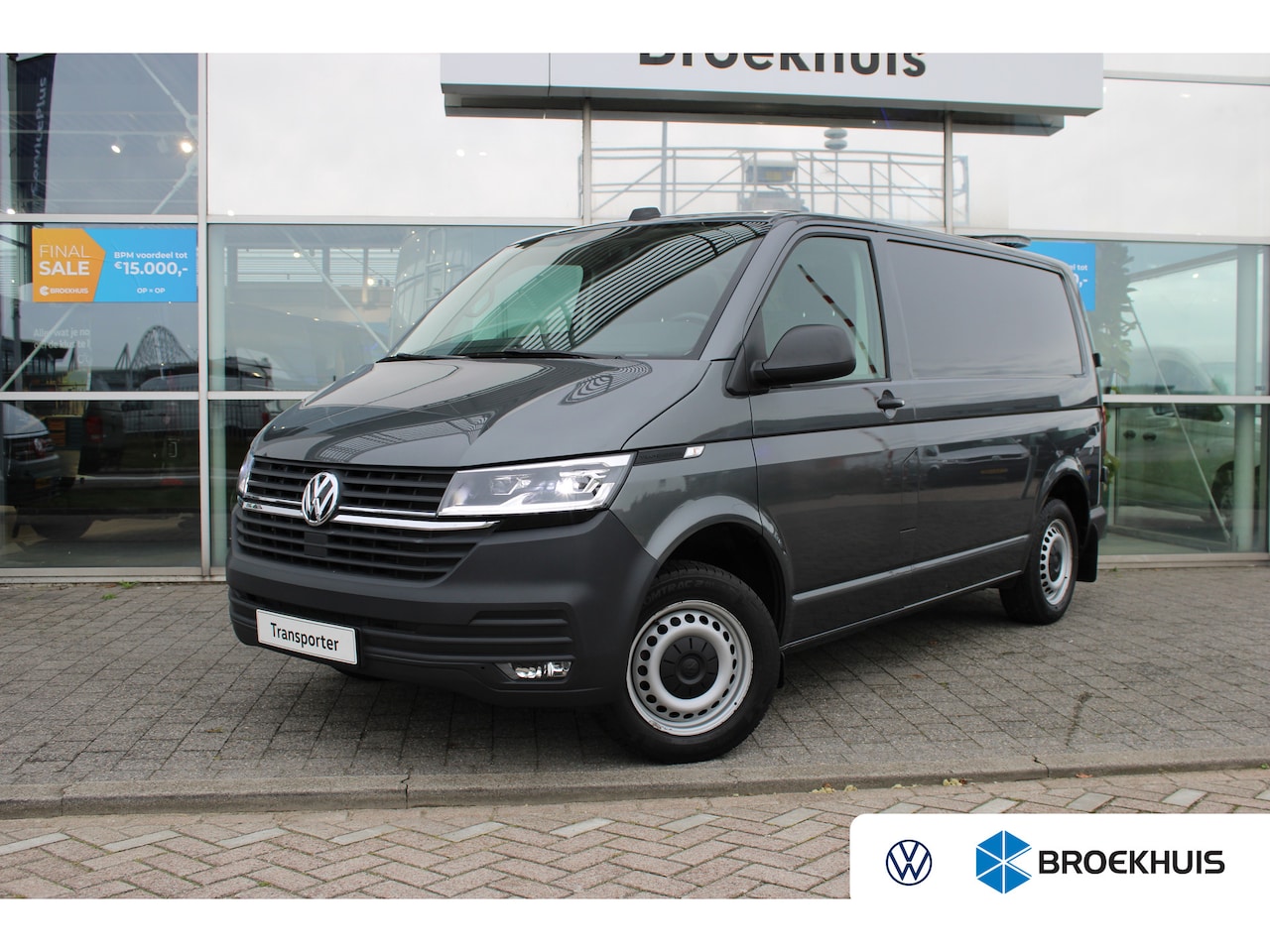 Volkswagen Transporter - 2.0 TDI L1H1 | 150 pk | Automaat | Trekhaak | Adaptive Cruise | LED Zwaailampbalk | App Co - AutoWereld.nl