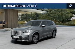 BMW iX1 - eDrive20 M Sport / Sportstoelen / Achteruitrijcamera / M Adaptief onderstel / Stoelverwarm