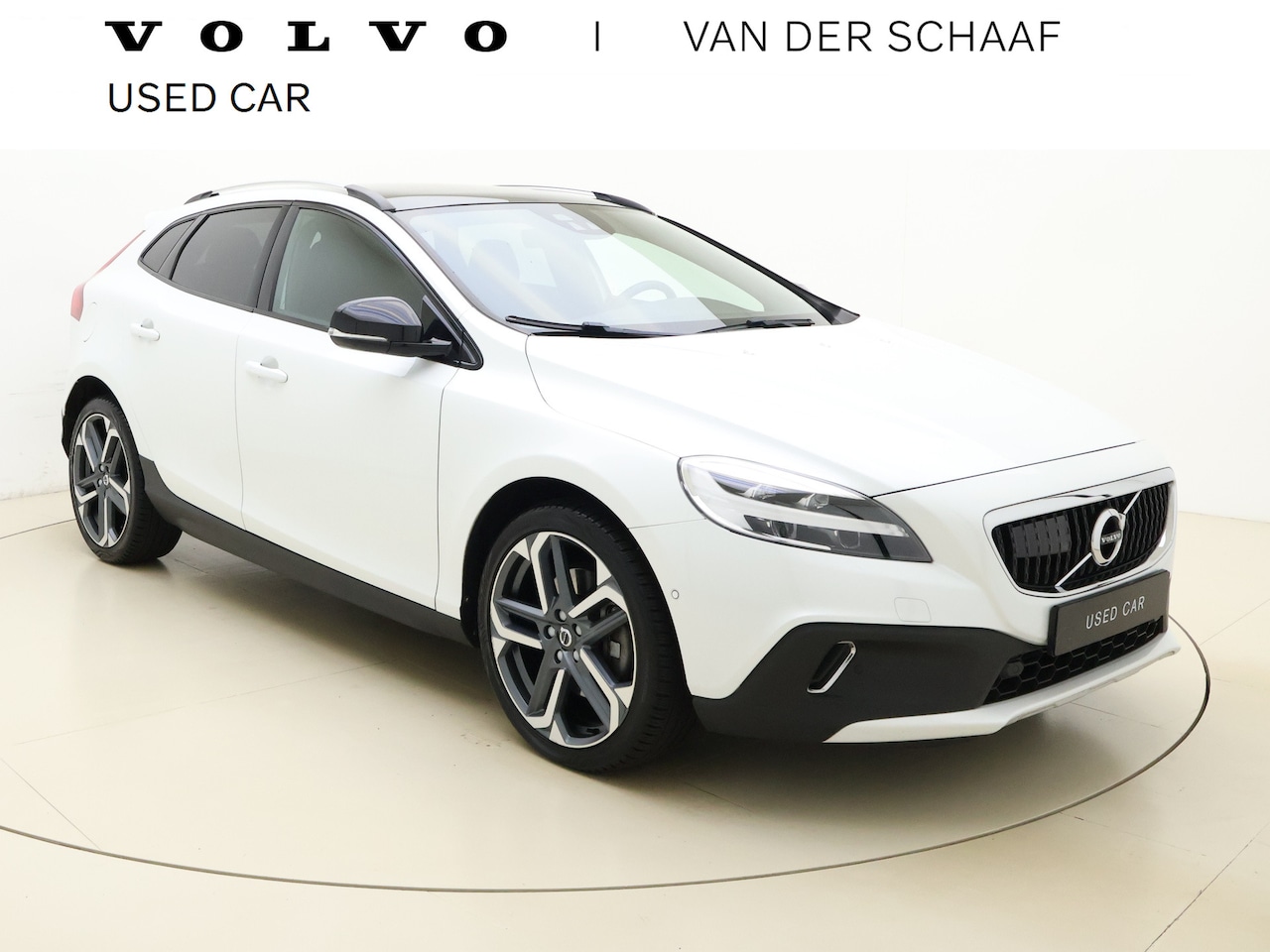 Volvo V40 Cross Country - T3 153pk Automaat Polar+ Luxury / 19'' + All Season / Adapt. Cruise / BLIS / Act. Grootlic - AutoWereld.nl