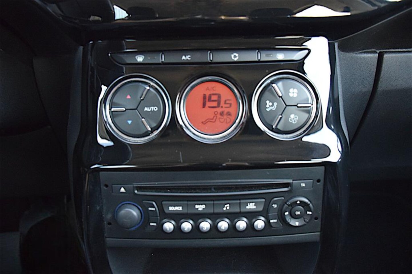 Citroën C3 - 1.2 VTi Collection 1.2 VTi Collection, Afneembare trekhaak, dealeronderhouden, Airco, NAP, Origineel Nederlan