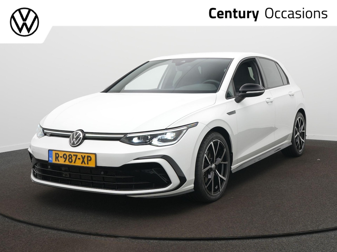 Volkswagen Golf - 1.5 eTSI R-Line Business / Adap. Cruise / Stoelverwarming / 18 Inch - AutoWereld.nl