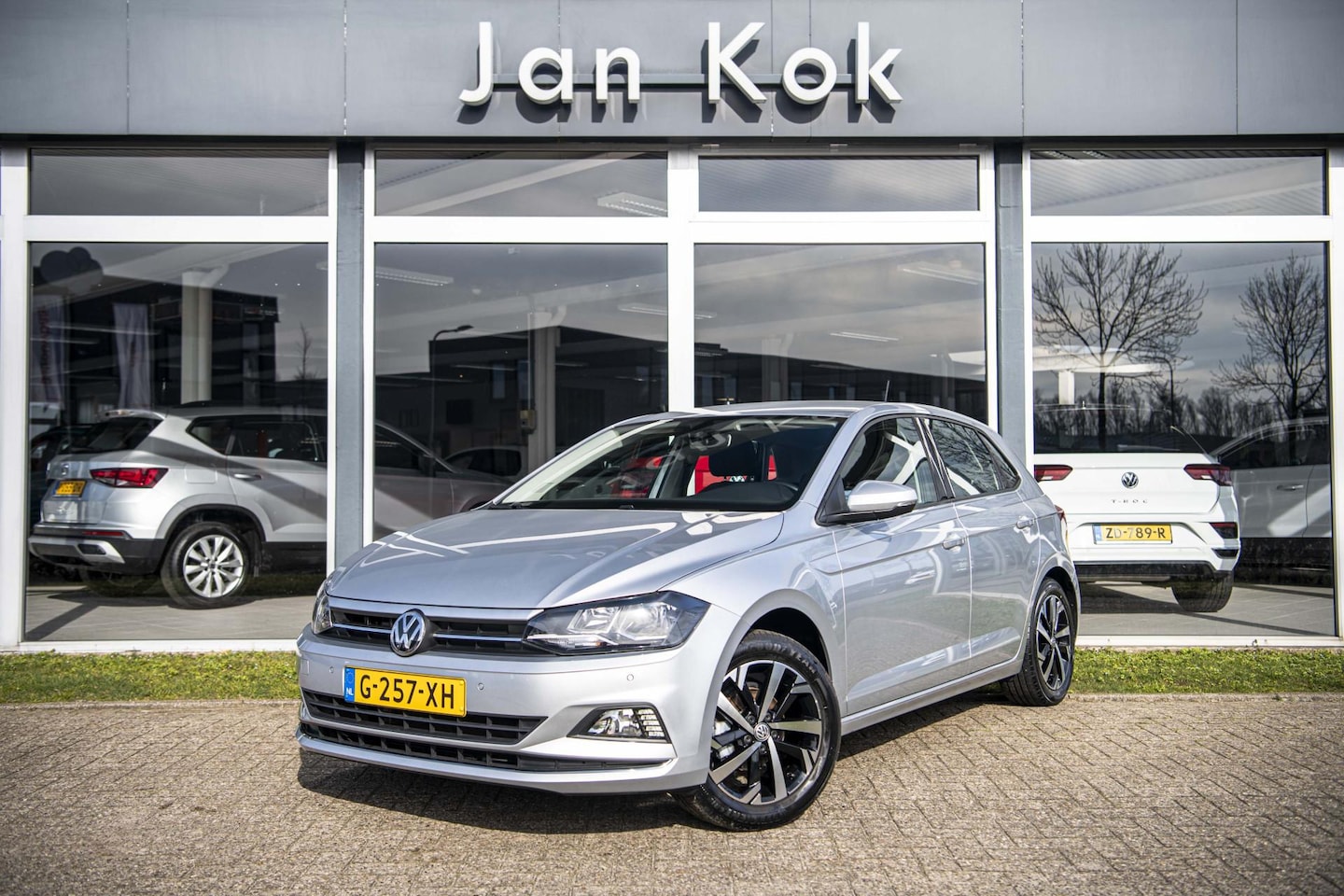 Volkswagen Polo - 1.0 TSi 95 pk Highline | Parkeersensoren | Navigatie | Full Link - AutoWereld.nl