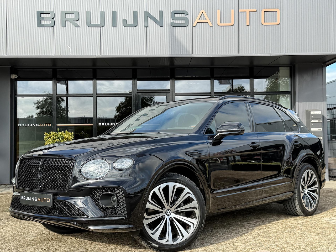 Bentley Bentayga - 4.0 V8 First Edition |Naim|Panoramdak|22inch|Head-up|Massage|Touring| - AutoWereld.nl