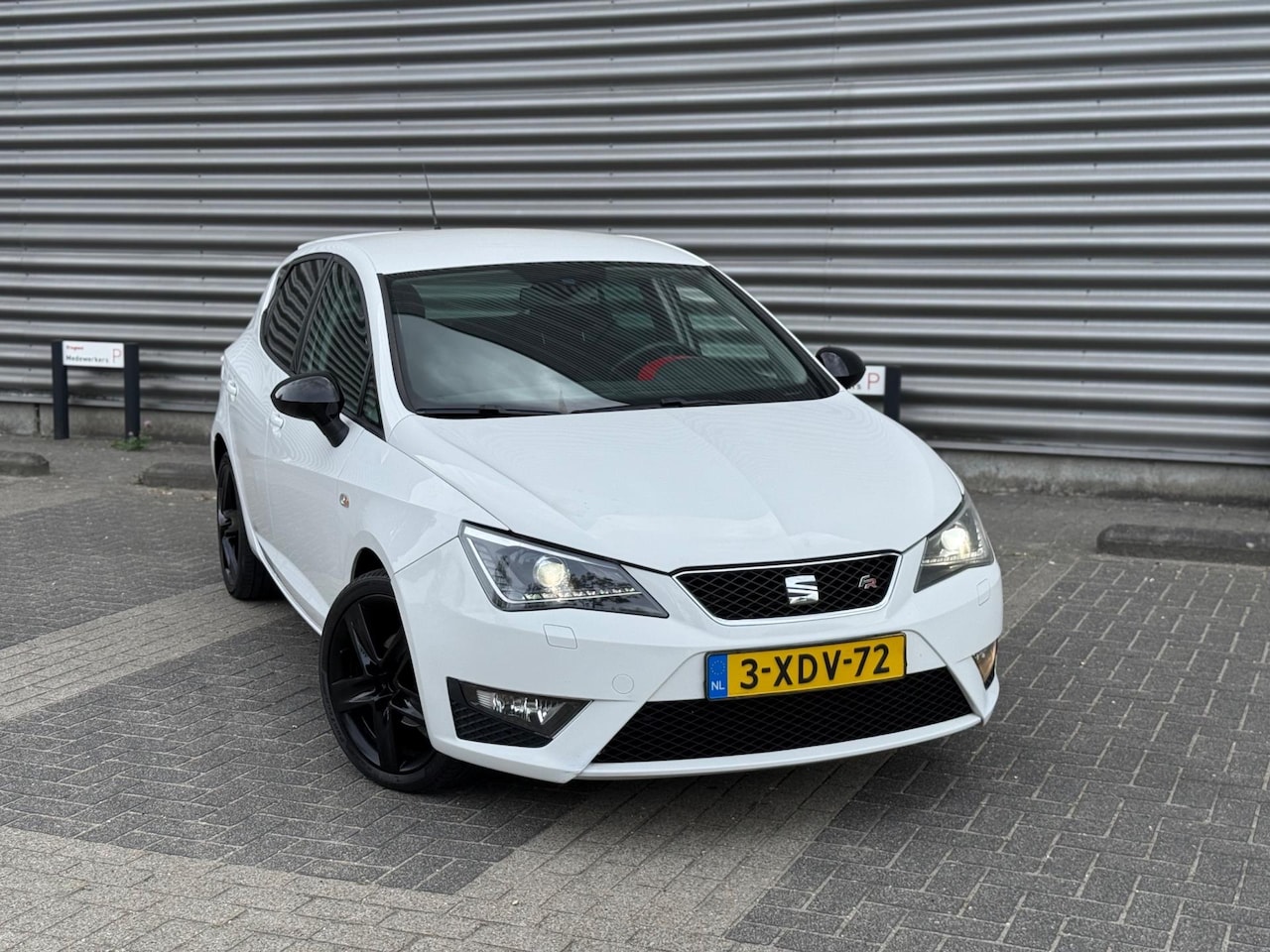 SEAT Ibiza - 1.2 TSI FR 5D (bj 2014) XENON-LED|CLIMA|TREKHAAK|CRUISE|SPORTPAKKET - AutoWereld.nl